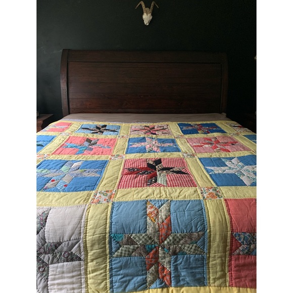 Full size handmade yellow backing cross quilt - Picture 3 of 10